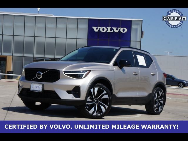 2023 Volvo XC40 Ultimate Dark Theme