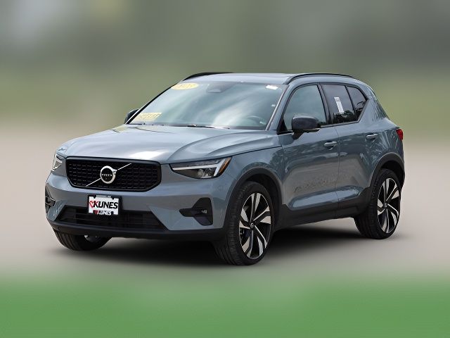 2023 Volvo XC40 Ultimate Dark Theme