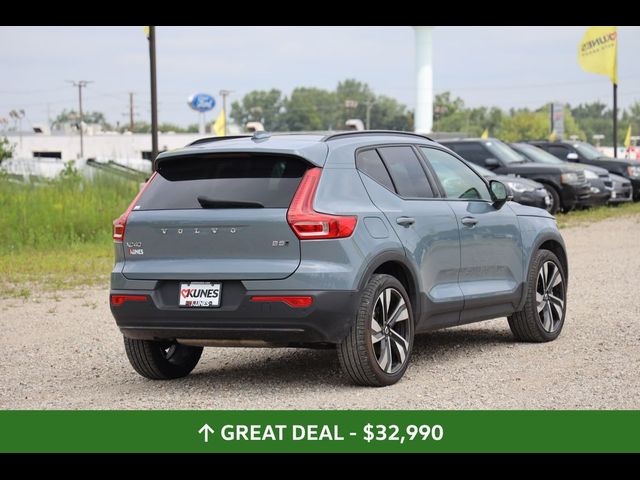 2023 Volvo XC40 Ultimate Dark Theme