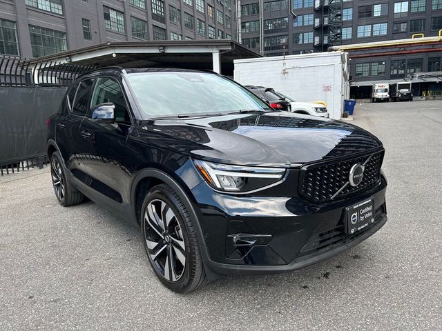 2023 Volvo XC40 Ultimate Dark Theme