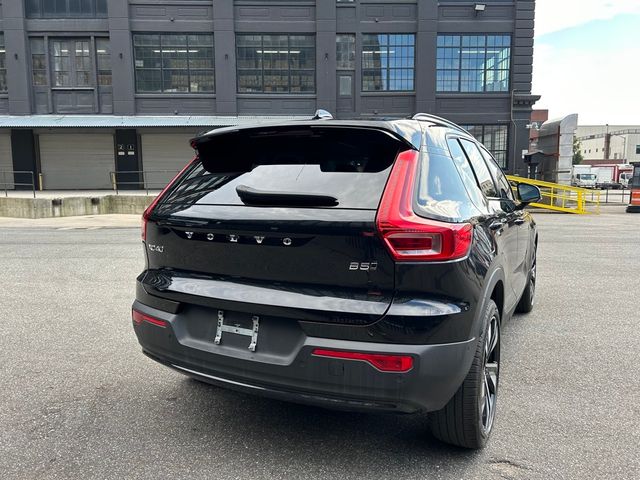 2023 Volvo XC40 Ultimate Dark Theme