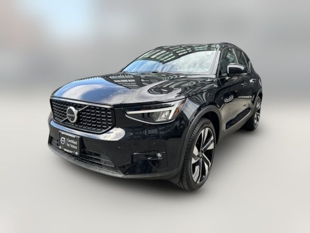 2023 Volvo XC40 Ultimate Dark Theme