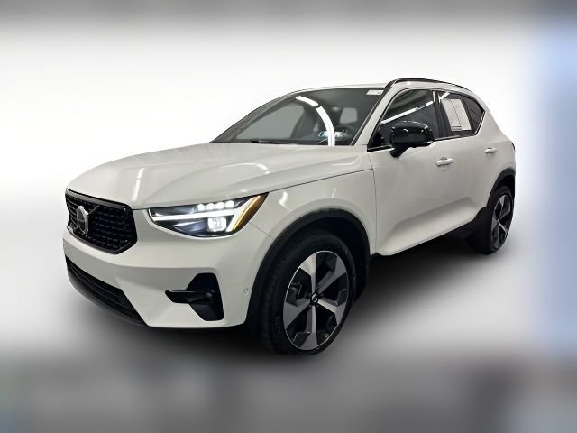 2023 Volvo XC40 Ultimate Dark Theme