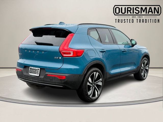 2023 Volvo XC40 Ultimate Dark Theme