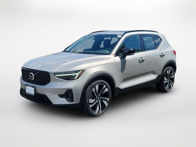 2023 Volvo XC40 Ultimate Dark Theme