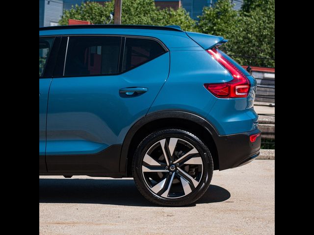2023 Volvo XC40 Ultimate Dark Theme