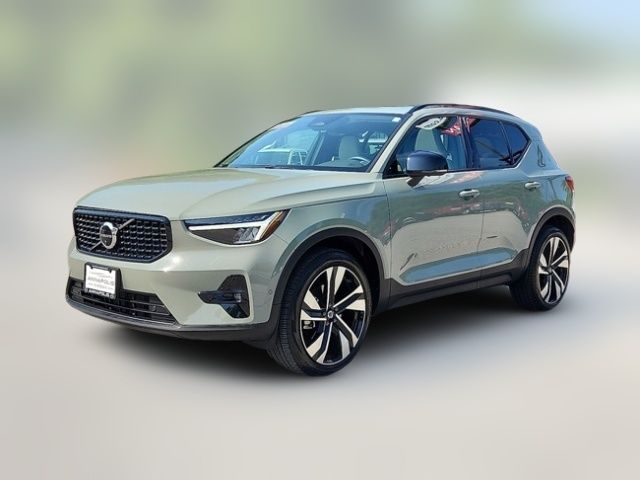 2023 Volvo XC40 Ultimate Dark Theme