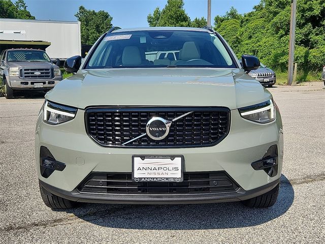 2023 Volvo XC40 Ultimate Dark Theme
