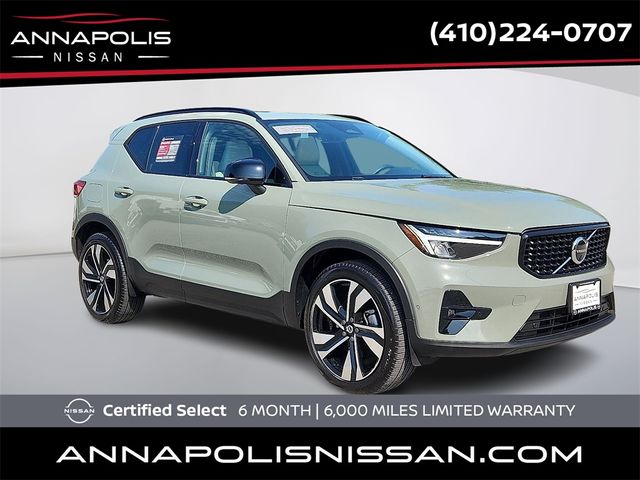 2023 Volvo XC40 Ultimate Dark Theme