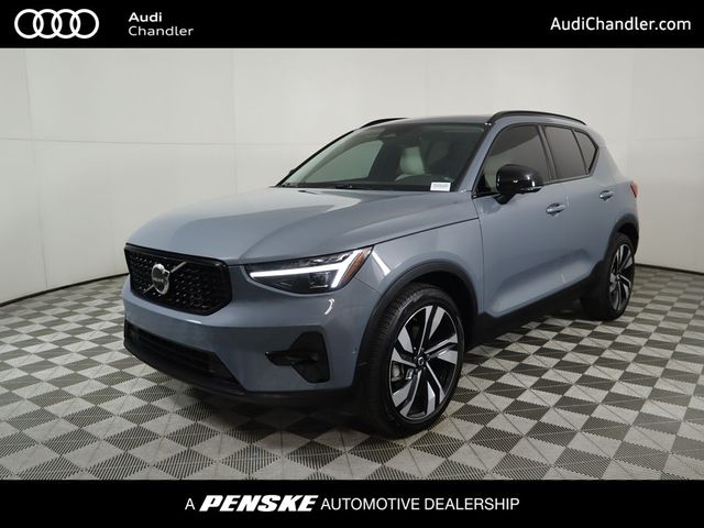 2023 Volvo XC40 Ultimate Dark Theme