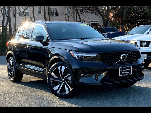 2023 Volvo XC40 Ultimate Dark Theme