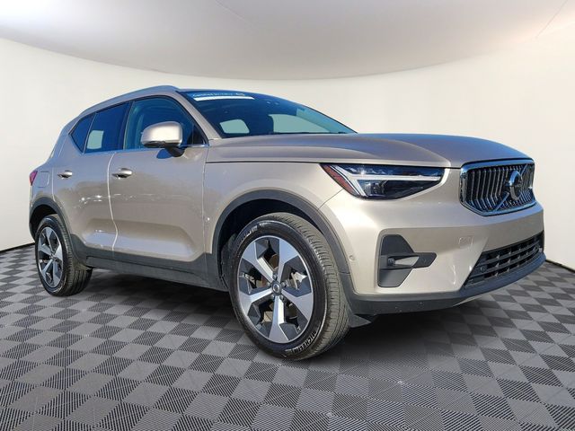 2023 Volvo XC40 Ultimate Bright Theme