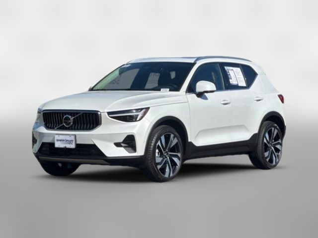2023 Volvo XC40 Ultimate Bright Theme