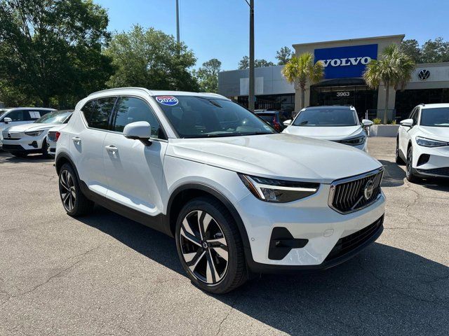 2023 Volvo XC40 Ultimate Bright Theme