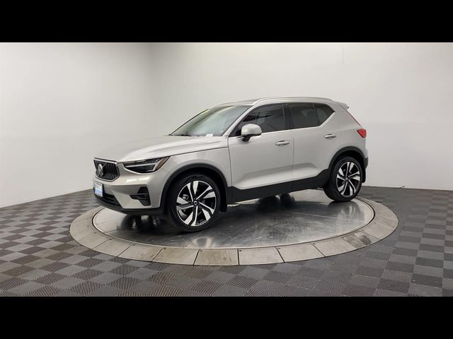 2023 Volvo XC40 Ultimate Bright Theme