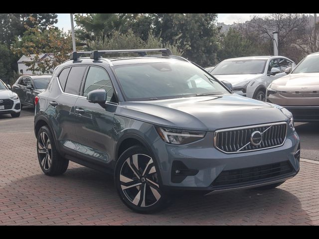 2023 Volvo XC40 Ultimate Bright Theme