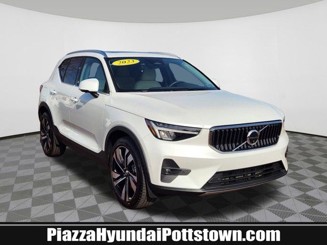 2023 Volvo XC40 Ultimate Bright Theme