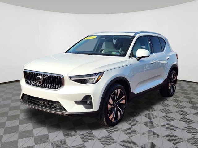 2023 Volvo XC40 Ultimate Bright Theme