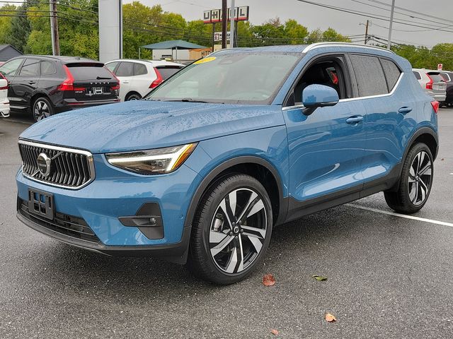 2023 Volvo XC40 Ultimate Bright Theme