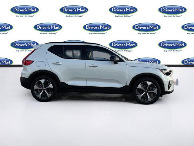 2023 Volvo XC40 Ultimate Dark Theme