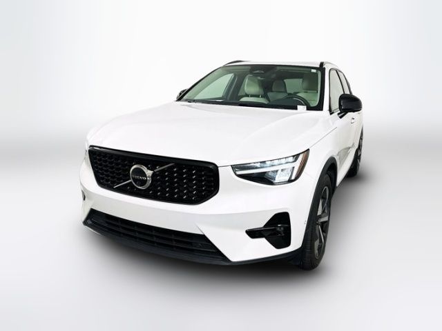 2023 Volvo XC40 Ultimate Dark Theme