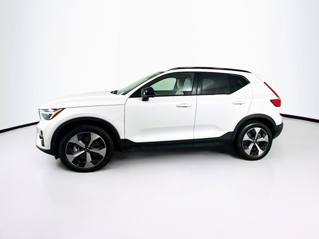 2023 Volvo XC40 Ultimate Dark Theme