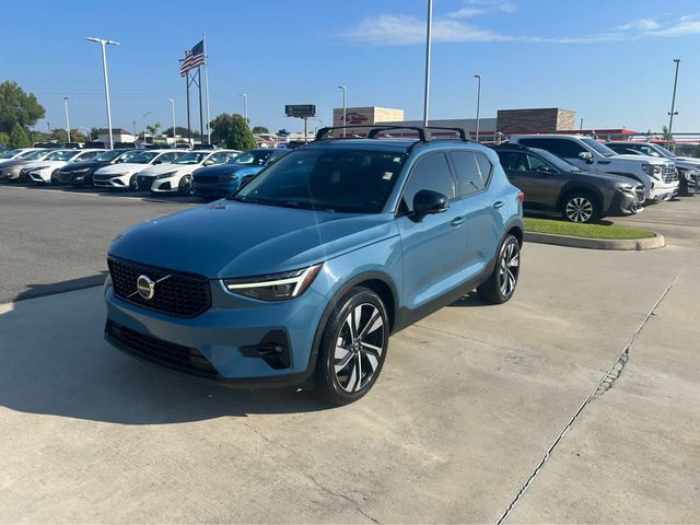 2023 Volvo XC40 Ultimate Dark Theme