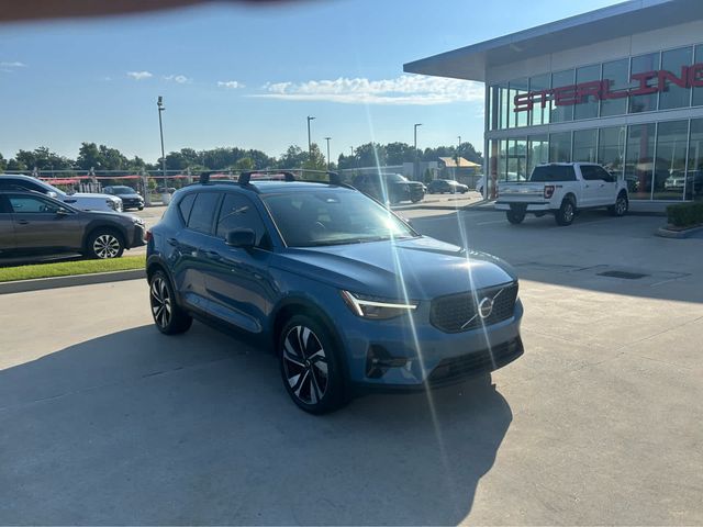 2023 Volvo XC40 Ultimate Dark Theme