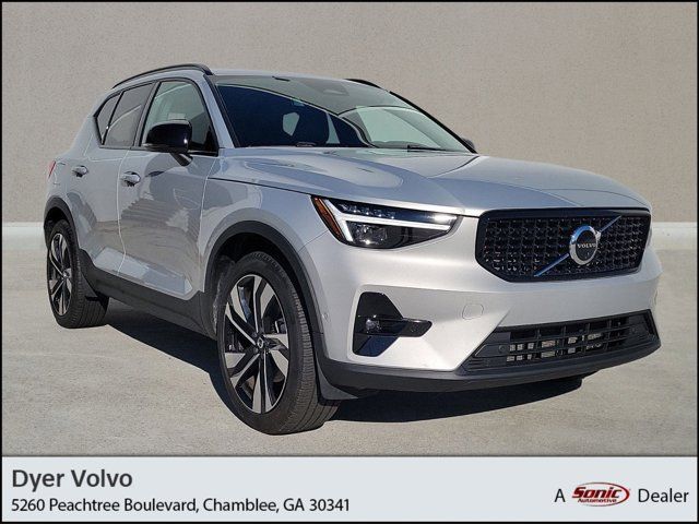 2023 Volvo XC40 Ultimate Dark Theme