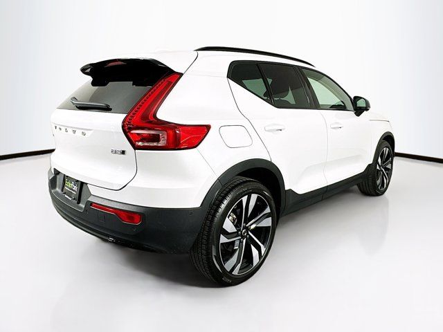 2023 Volvo XC40 Ultimate Dark Theme