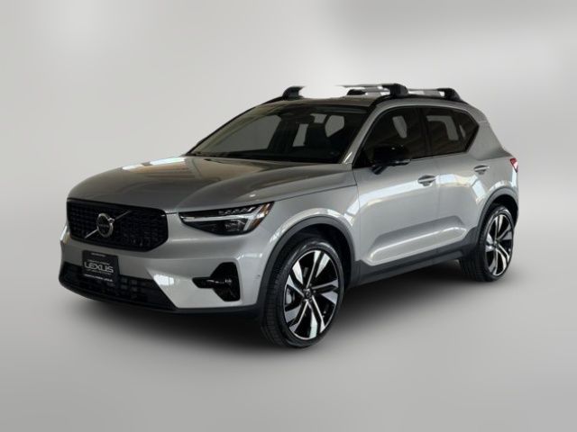 2023 Volvo XC40 Ultimate Dark Theme