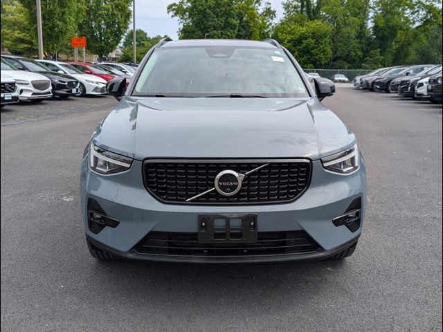 2023 Volvo XC40 Ultimate Dark Theme