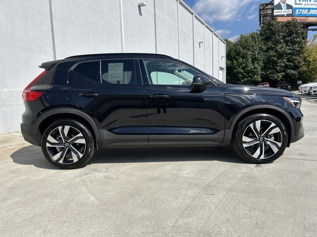 2023 Volvo XC40 Ultimate Dark Theme