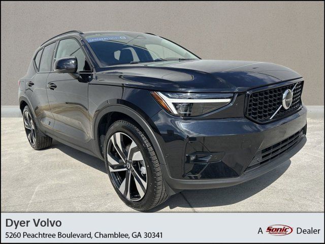 2023 Volvo XC40 Ultimate Dark Theme