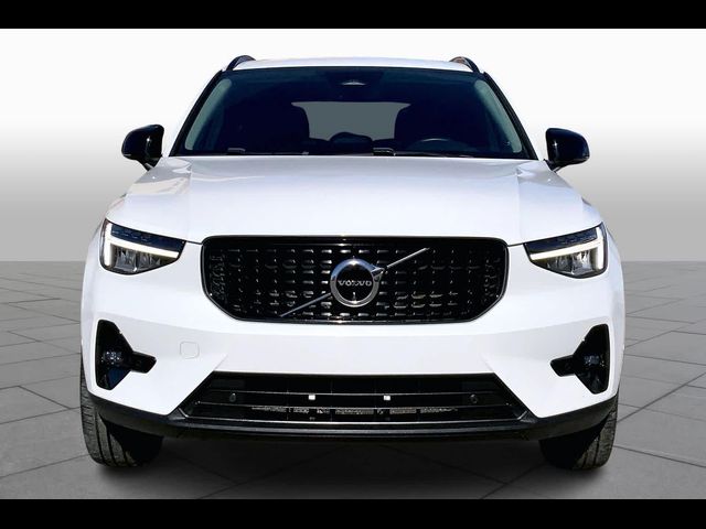 2023 Volvo XC40 Ultimate Dark Theme