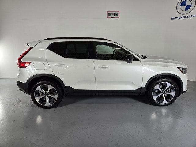 2023 Volvo XC40 Ultimate Dark Theme