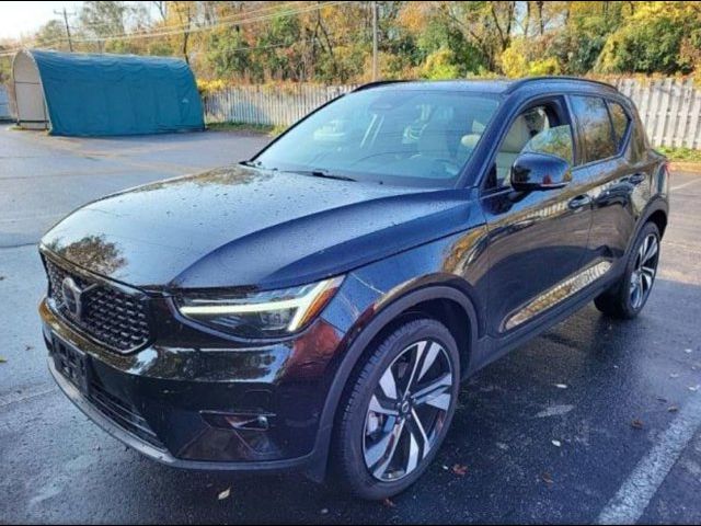 2023 Volvo XC40 Ultimate Dark Theme