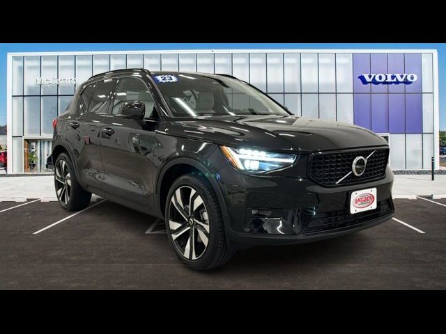 2023 Volvo XC40 Ultimate Dark Theme