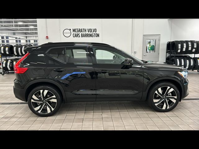 2023 Volvo XC40 Ultimate Dark Theme