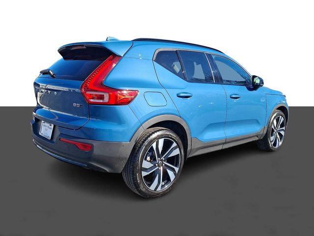 2023 Volvo XC40 Ultimate Dark Theme