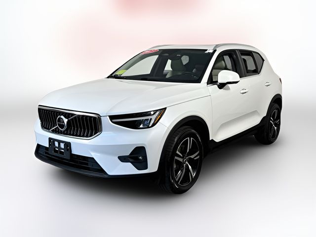 2023 Volvo XC40 Plus Bright Theme