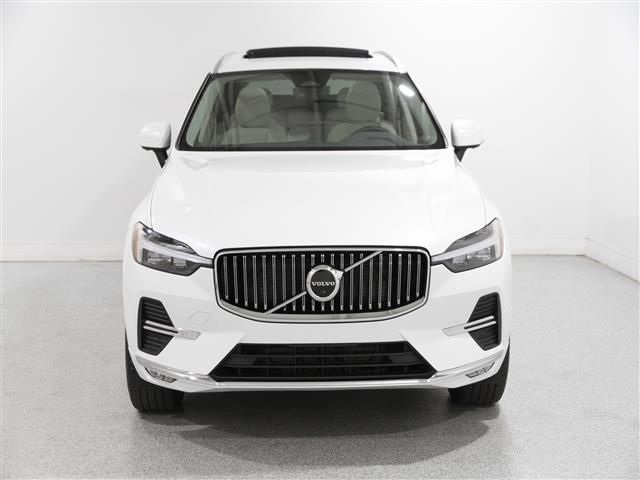 2023 Volvo XC60 Plus Bright Theme