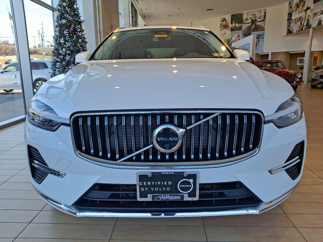 2023 Volvo XC60 Plus Bright Theme