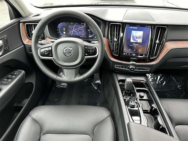 2023 Volvo XC60 Plus Dark Theme