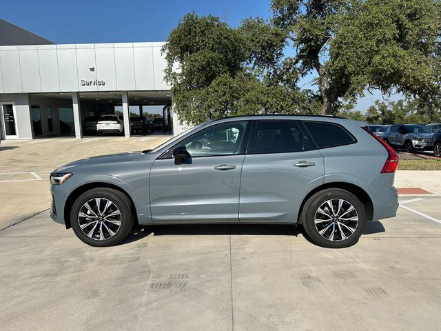 2023 Volvo XC60 Plus Dark Theme