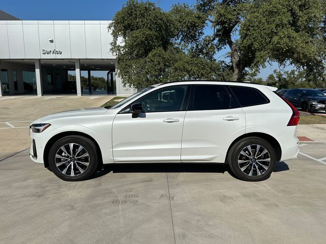 2023 Volvo XC60 Plus Dark Theme