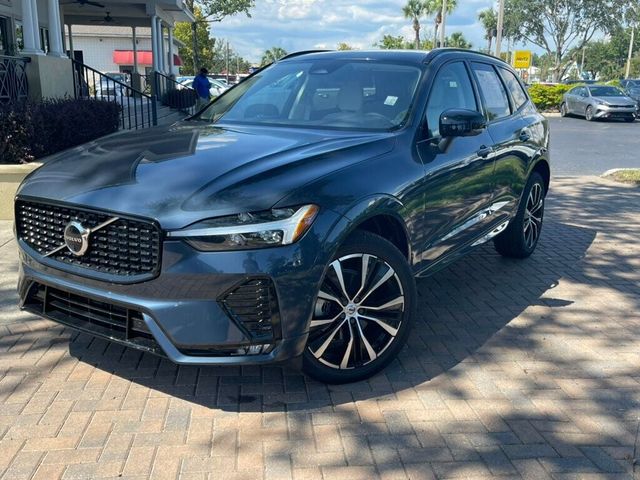 2023 Volvo XC60 Plus Dark Theme