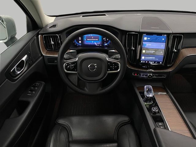 2023 Volvo XC60 Ultimate Bright Theme