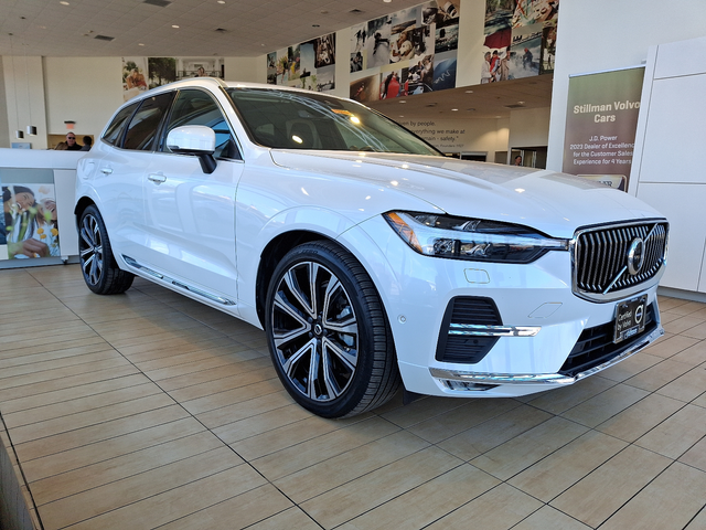 2023 Volvo XC60 Ultimate Bright Theme