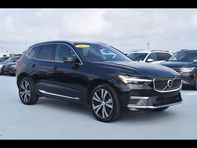 2023 Volvo XC60 Plus Bright Theme